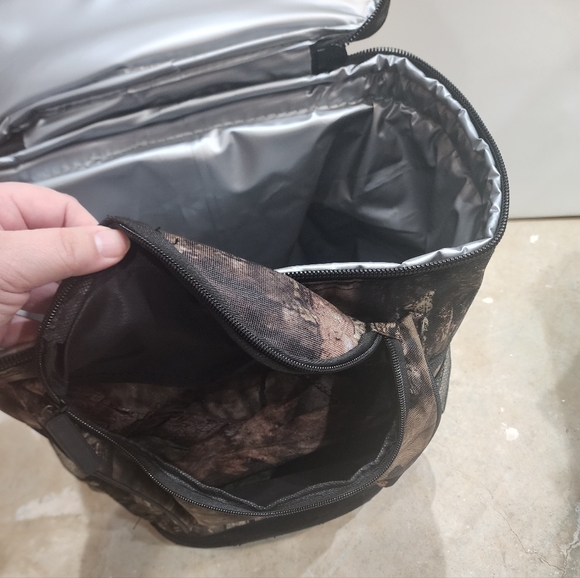 Uline Mossy Oak Rolling Wheeled Cooler Bag- Camo - Picture 8 of 9